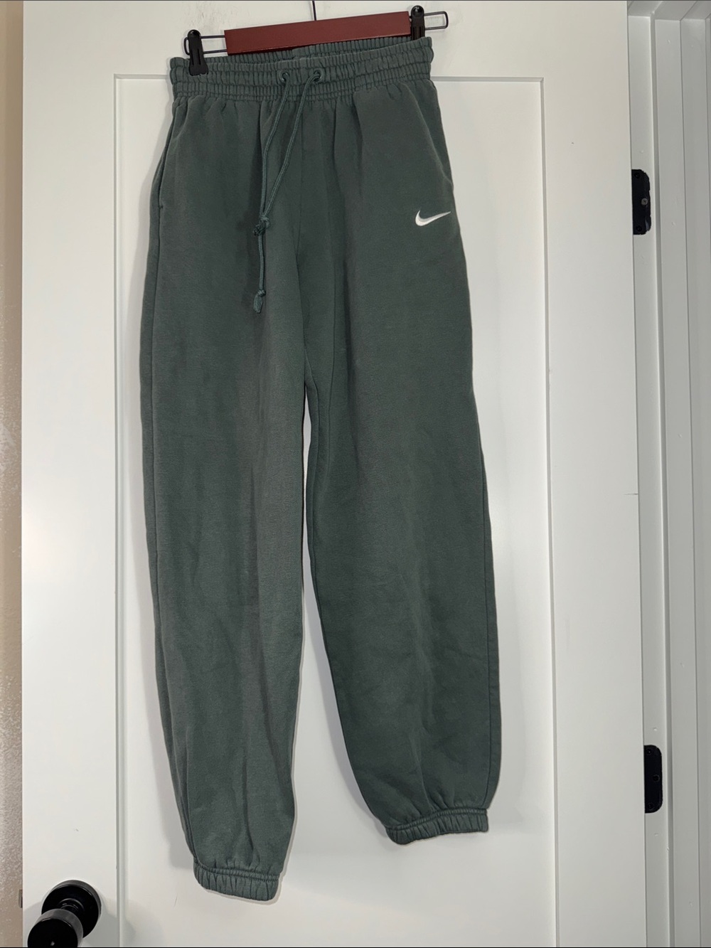Nike Dark Green Fleece Joggers with White Swoosh Sz XS basic comfy minimalist